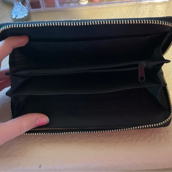 Floral Black Wallet - Picture 5 of 8